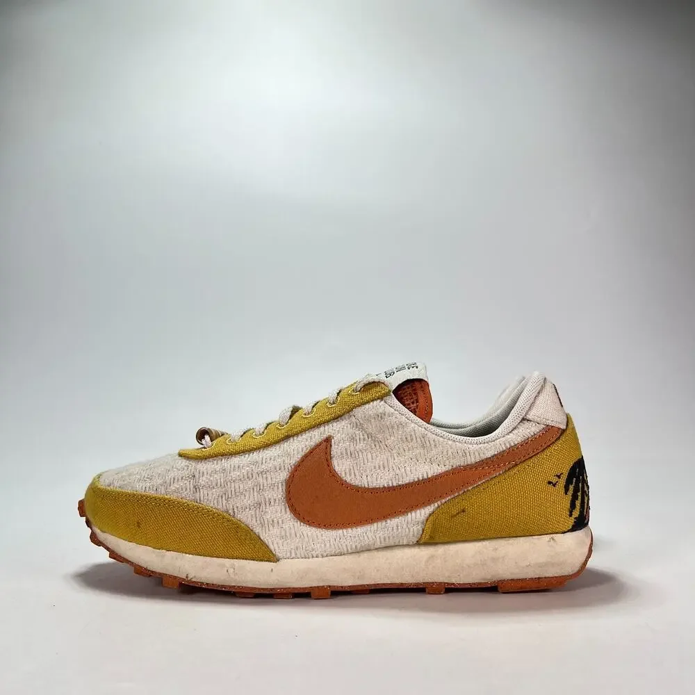 Nike Daybreak SE Sun Club White Sand Gold Casual Sneakers DM7605-101 Womens Sz 7